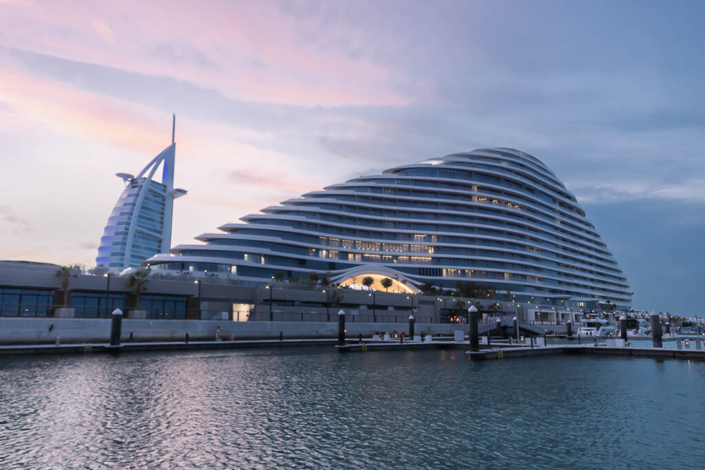 Dubai, 10 motivi per visitarla nel 2025 - TRAVEL & SPA Magazine | Rivista di viaggi Jumeirah Marsa Al Arab Dubai