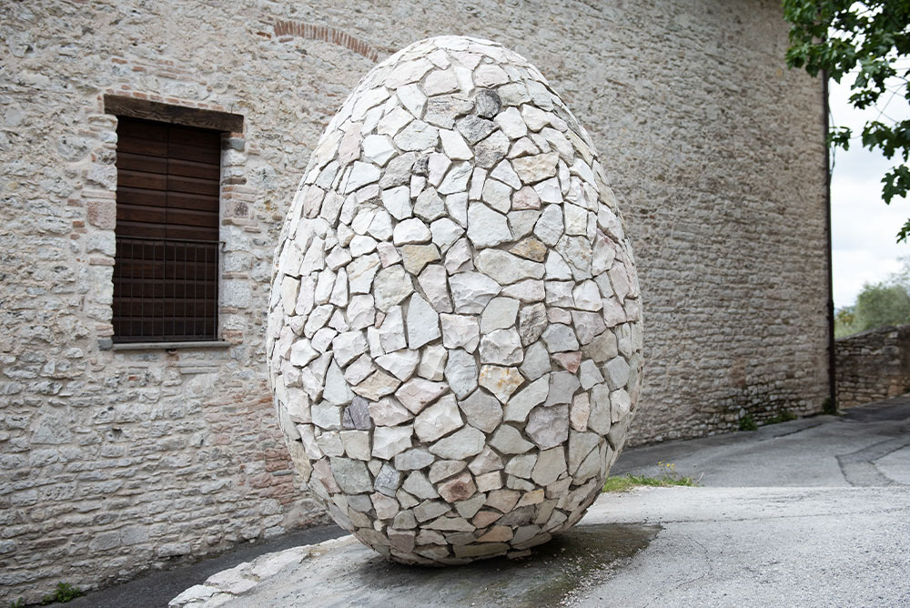Pasqua in Umbria: tradizione fra Magia, Riti Antichi e Sapori Indimenticabili - TRAVEL & SPA Magazine | Rivista di viaggi Pasqua in Umbria - Ovo Pinto