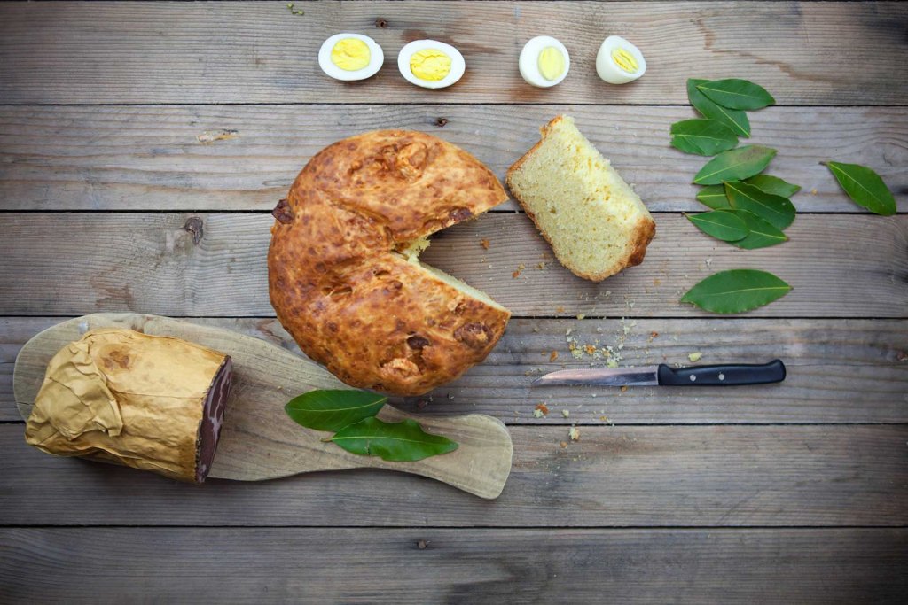 Pasqua in Umbria: tradizione fra Magia, Riti Antichi e Sapori Indimenticabili - TRAVEL & SPA Magazine | Rivista di viaggi Pasqua in Umbria - crescia o torta di Pasqua