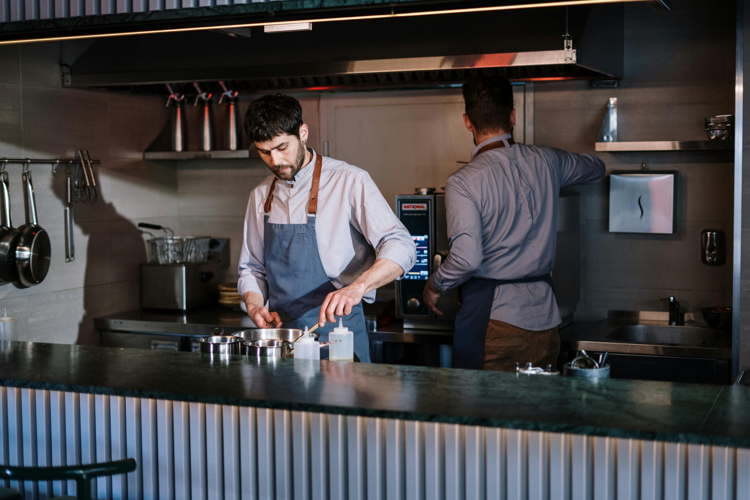 Il 64% delle cucine professionali globali evidenzia criticità per carenza di personale, rivela il Barometro delle Cucine 2026.