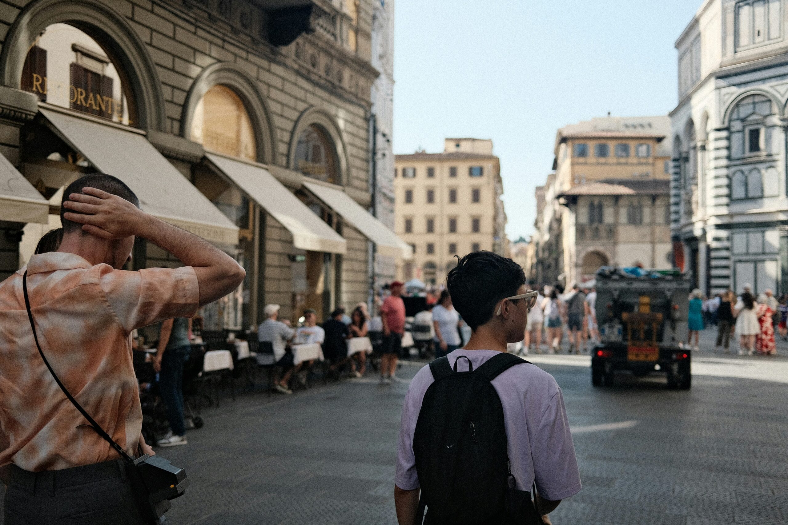 Il 70% degli italiani modifica le abitudini di viaggio a causa di inflazione e instabilità internazionale, secondo Trustpilot.