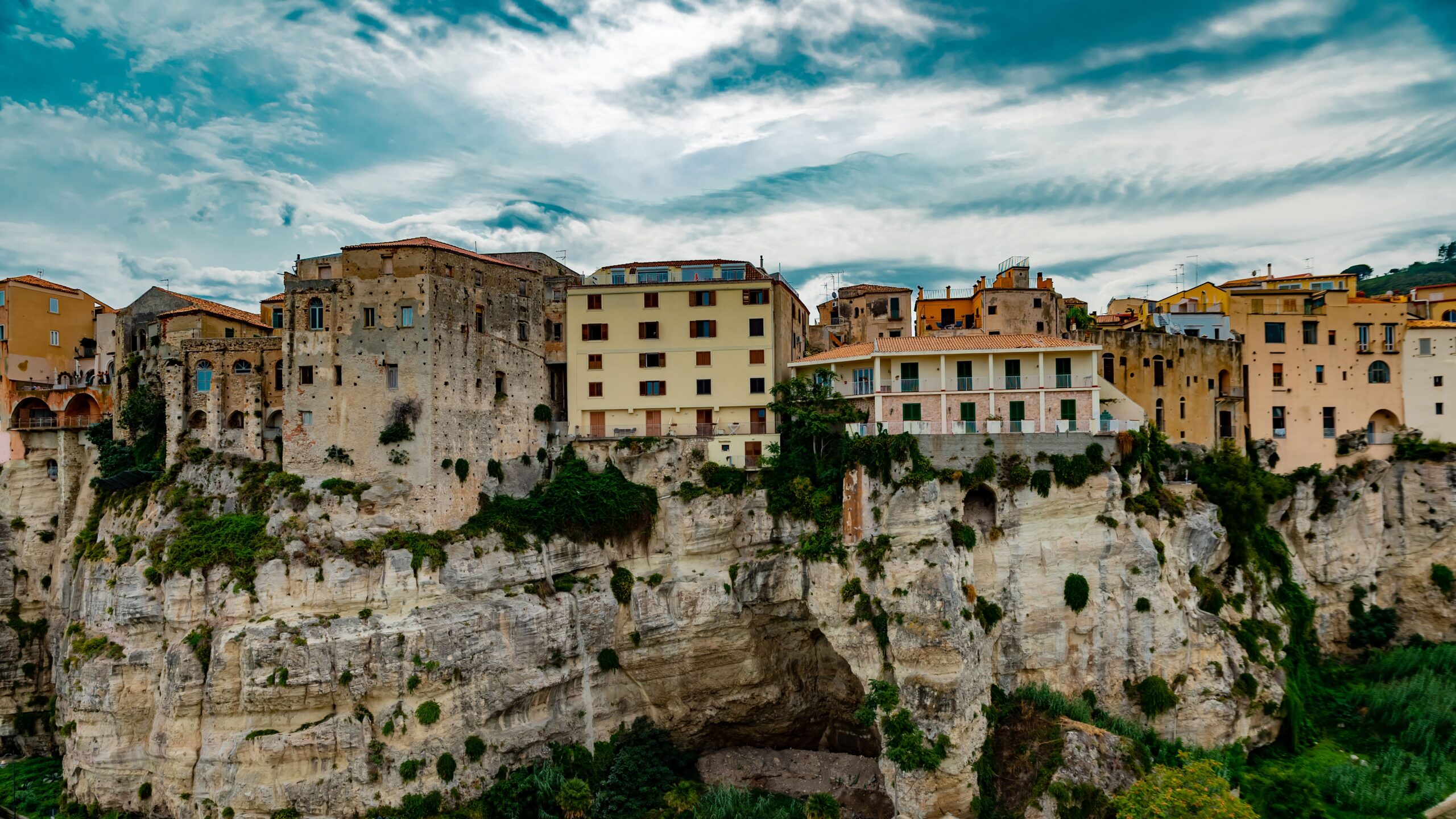 Tropea Ospita Anteprima Terra Madre con 150 Produttori per Promuovere la Biodiversità del Sud Italia
