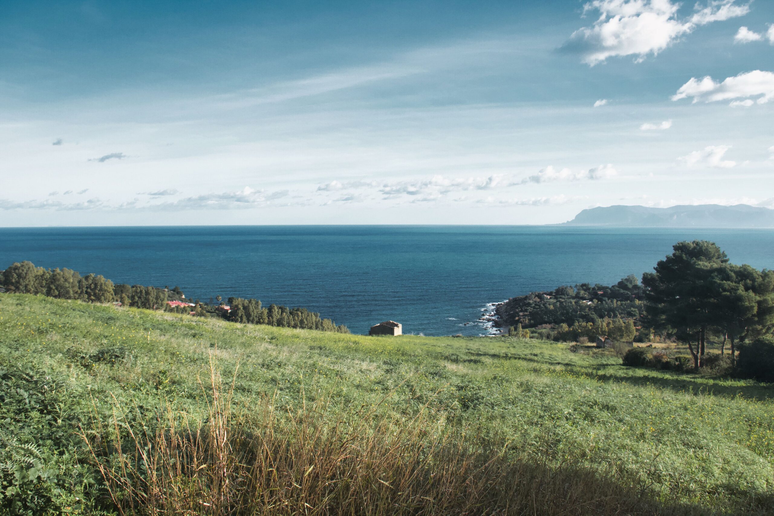 Vecchio Amaro del Capo lancia nuova campagna "Capo That Moment" girata a Pizzo, Calabria, con ampia copertura media.