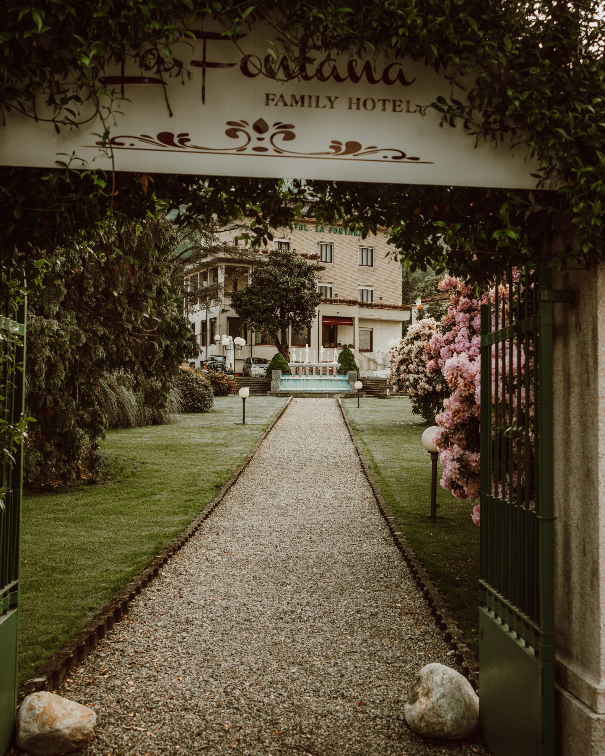 Il progetto di riqualificazione dell'Hotel Principessa Forte dei Marmi adotta porte Zanini per design e sicurezza.