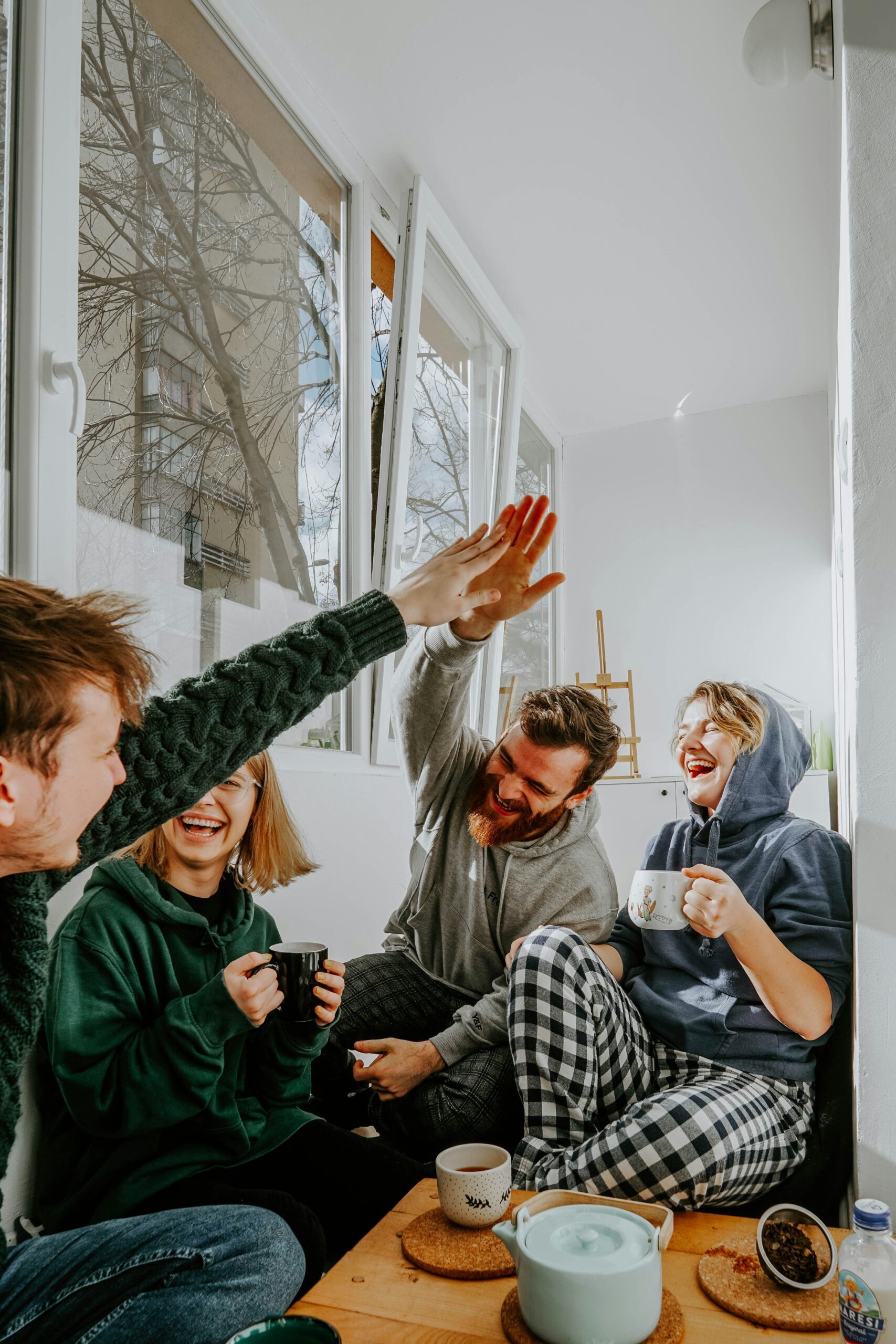L’arte della caffetteria a casa: come trasformare il ritrovo tra amici in un’esperienza unica