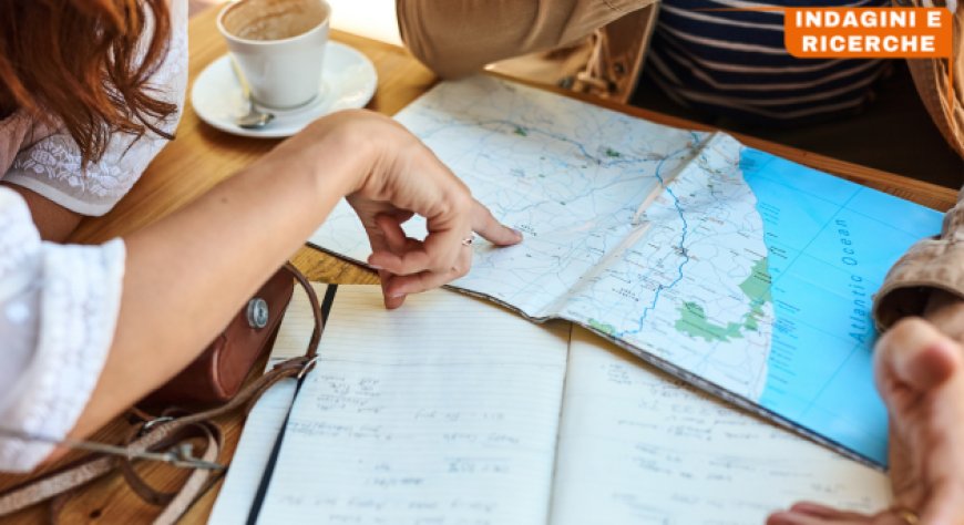 Nel 2026 il 72% degli italiani prevede vacanze estive, mentre il 47% ridurrà il budget rispetto al 2025.