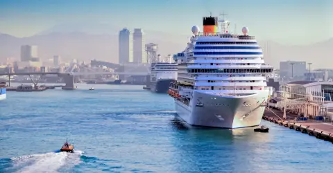 Il Consiglio di Barcellona Triplica la Tassa per Passeggeri di Navi da Crociera a 24 Euro per Persona