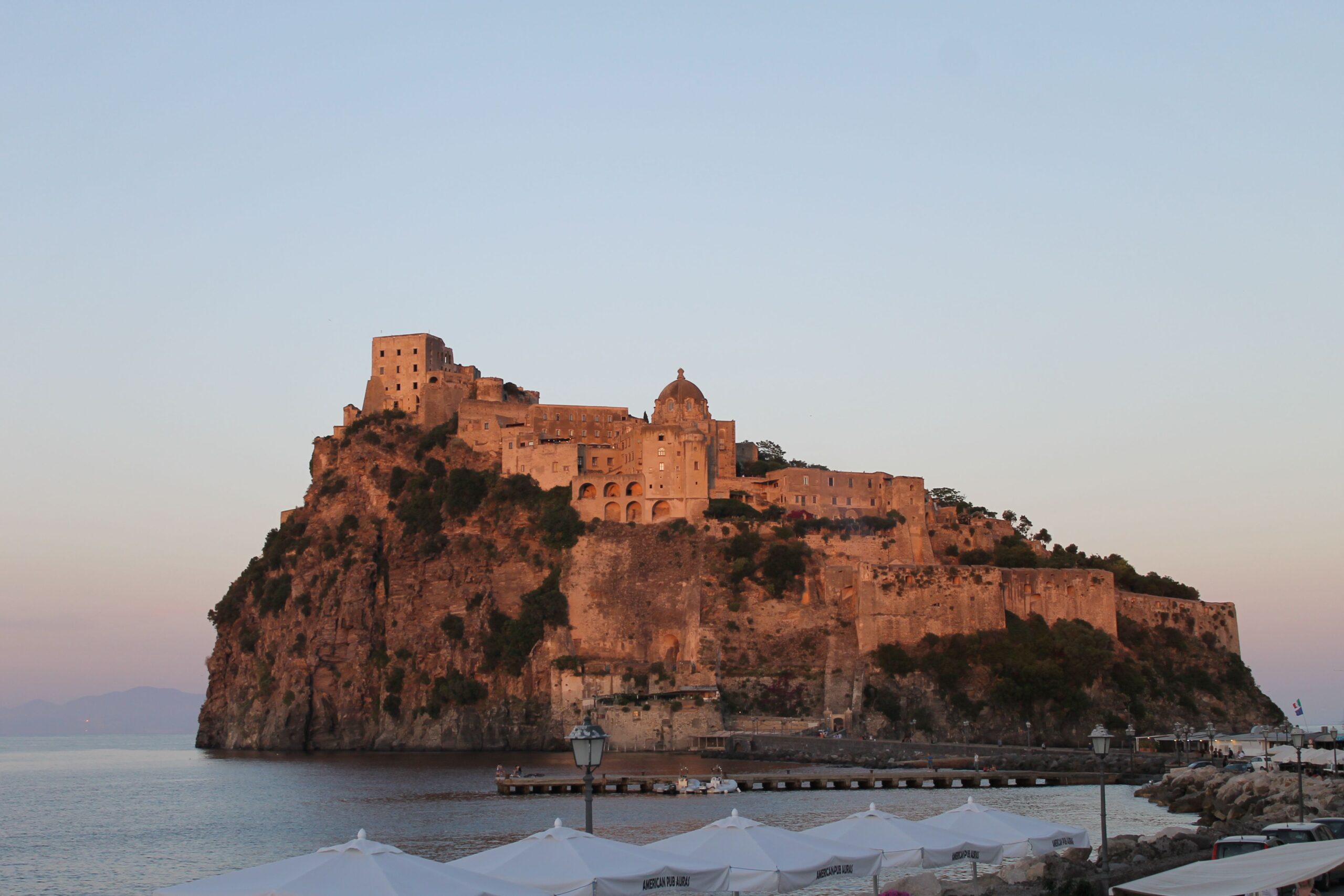 Il progetto enogastronomico "Praesentia" debutta a Ischia il 30 giugno 2026, finanziato dal FUNT.