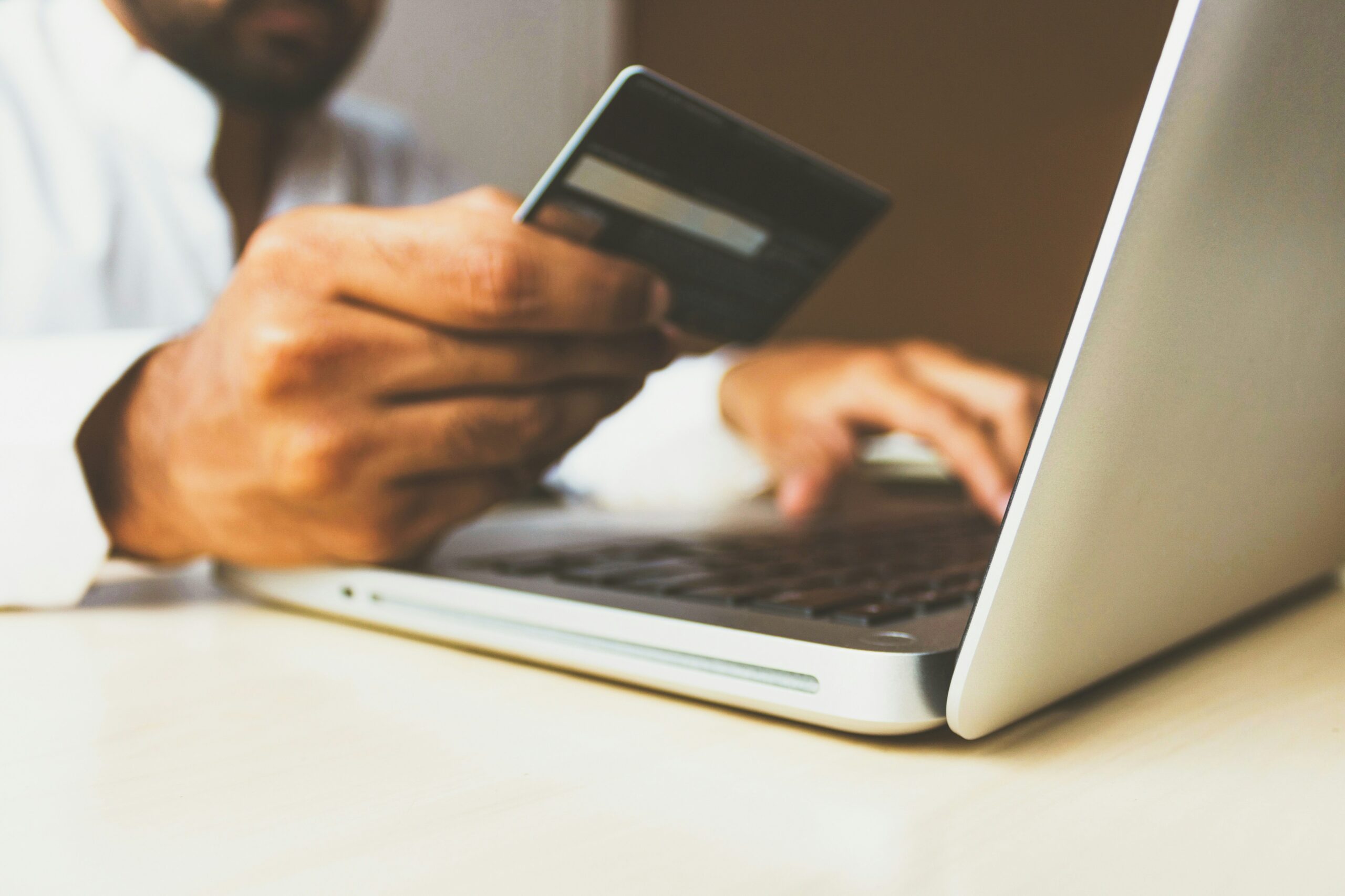 L'Antitrust Pubblica Linee Guida per Garantire Recensioni Online Autentiche e Trasparenti con l'Aiuto dell'IA
