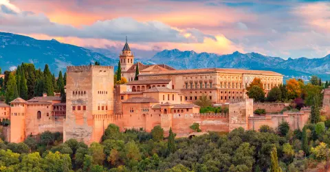 Granada Continua a Operare Normalmente nel Settore Turismo Dopo il Sisma, Nessun Danno Strutturale Rilevato