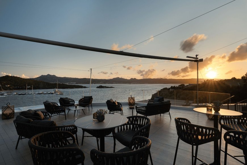 7Pines Resort Sardinia ospita serate esclusive con IYO Group il 10 e 26 agosto, unendo cucina giapponese e mediterranea.
