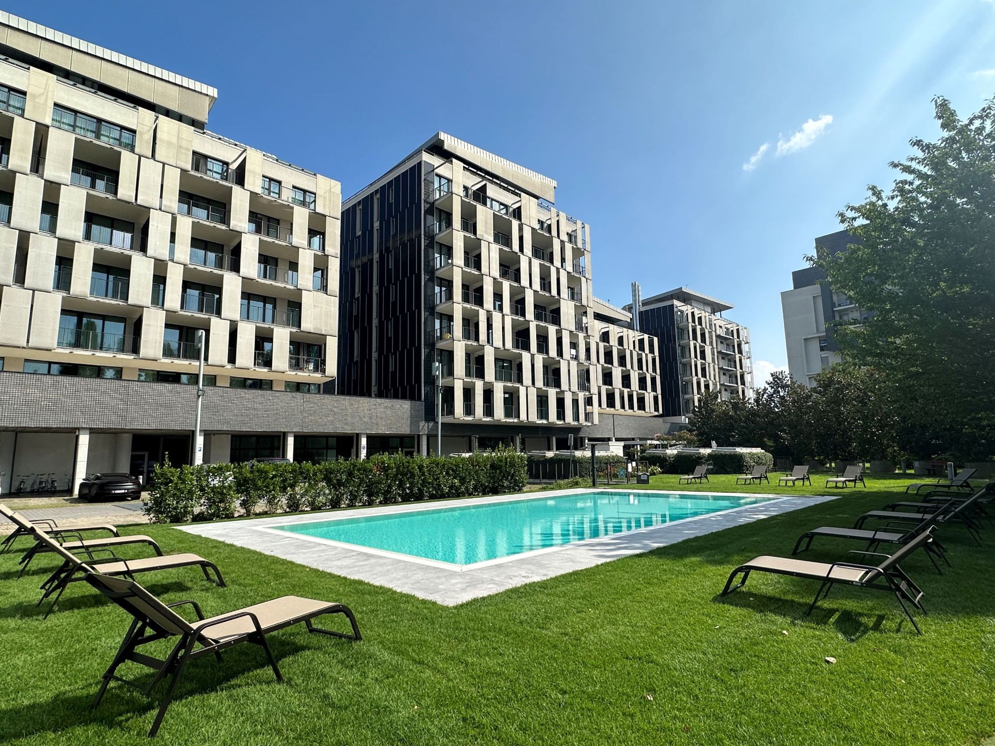 Milano, il Ramada Plaza “si fa in due”: sarà un dual brand a marchio Crowne Plaza e Staybridge