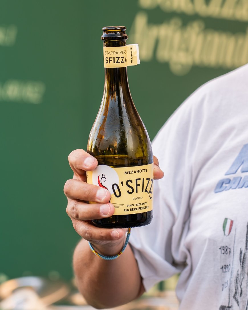 Mezanotte Lancia O’SFIZZ: Vino Frizzante da 500 ml per Consumi Quotidiani, Disponibile dal 21 Settembre 2026