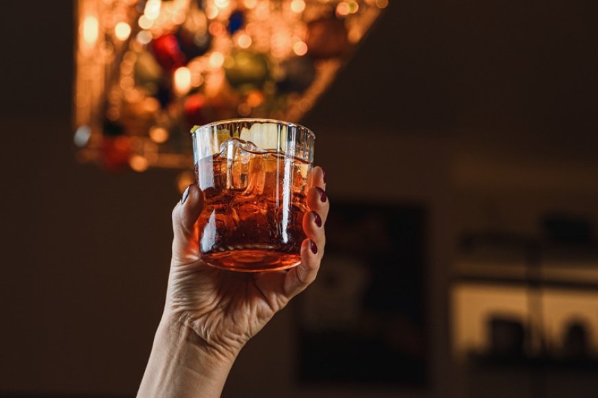 La Negroni Week 2026 in corso fino al 27 settembre con reinterpretazioni in sette località italiane.