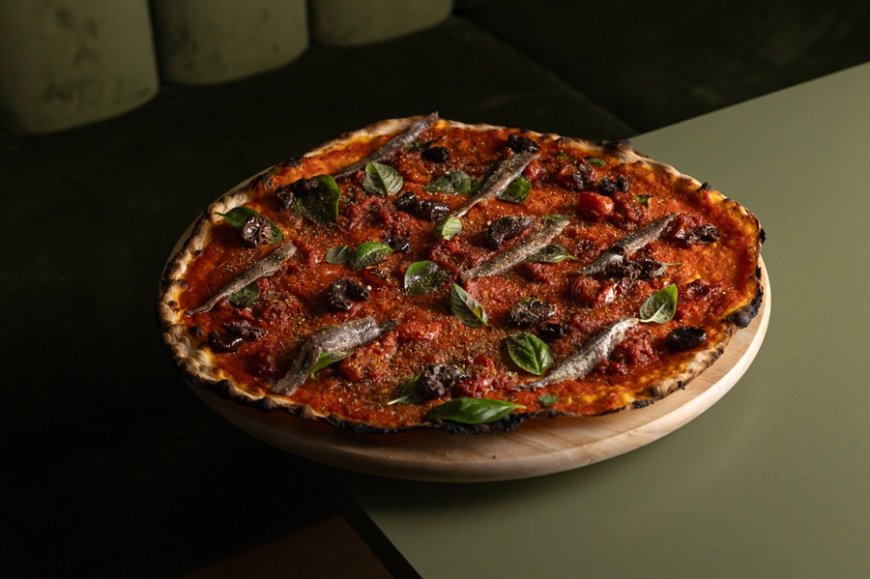 Pasqualino De Giuseppe presenta la pizza cosentina al festival C’è +Gusto a Bologna il 10-11 ottobre 2026.